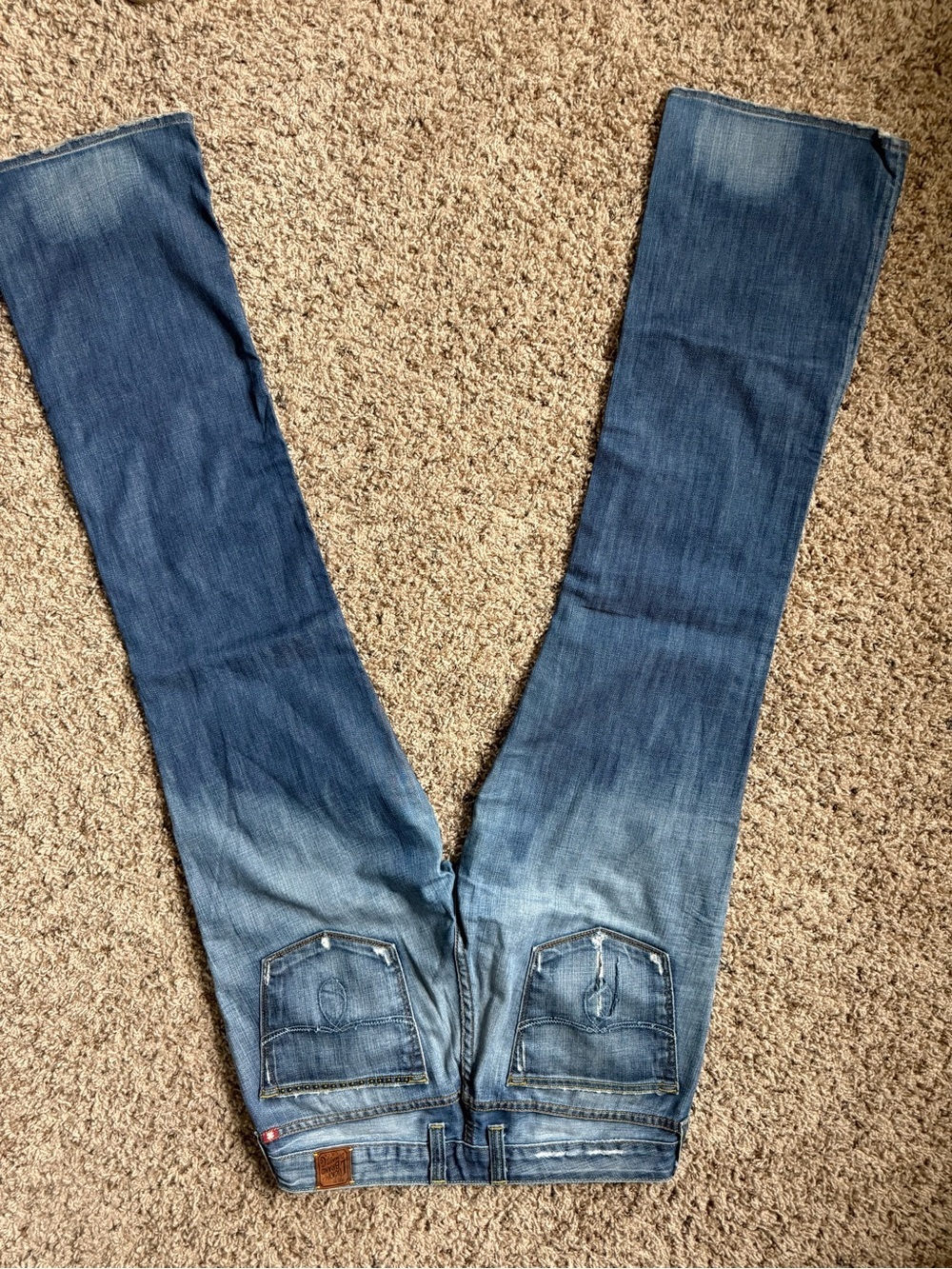 Lucky Brand Women's Light Blue Flared Jeans with Embellished Patch - Picture 5 of 6